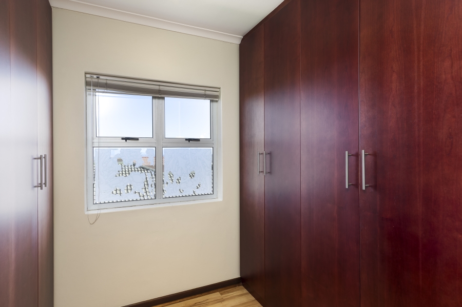 To Let 4 Bedroom Property for Rent in Heldervue Western Cape